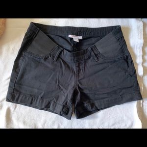 Black maternity shorts